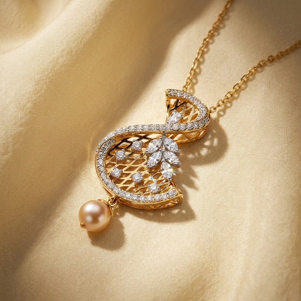 Explore settings that make every diamond of your necklace shine.