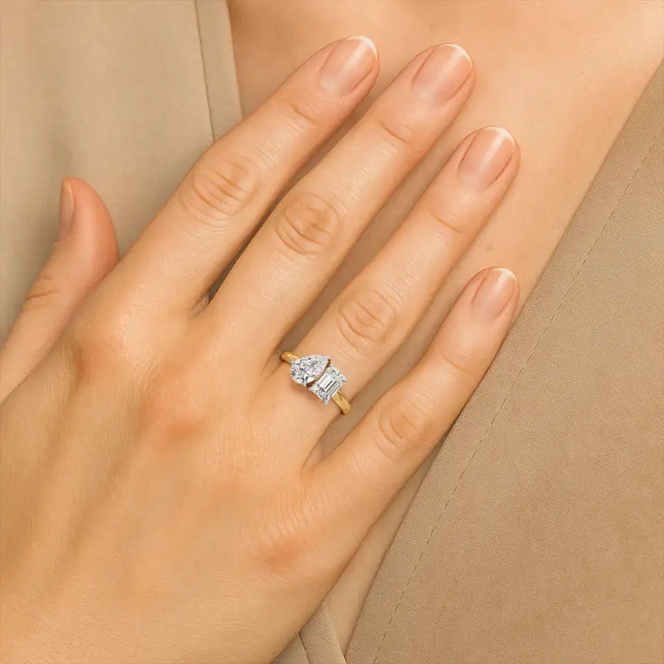 Toi et Moi | Pear & Emerald Lab-Grown Diamond Ring - Nivara