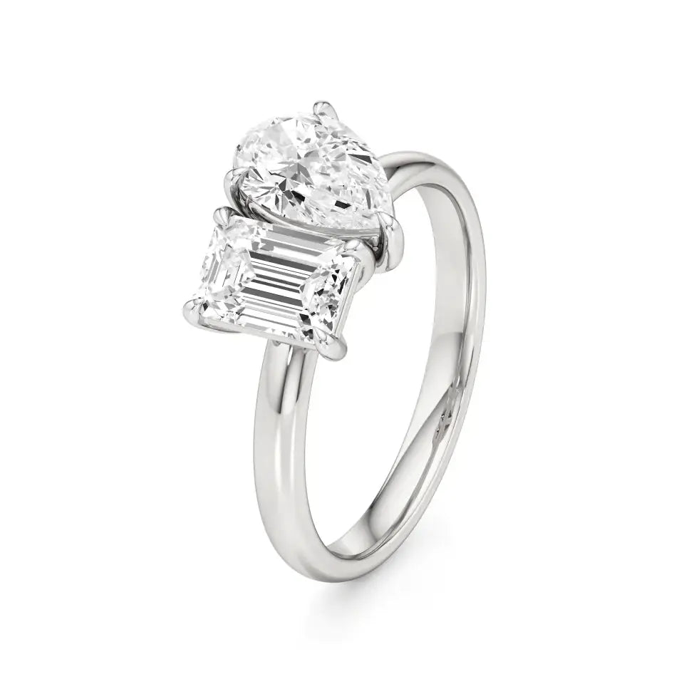 Toi et Moi | Pear & Emerald Lab-Grown Diamond Ring - Nivara