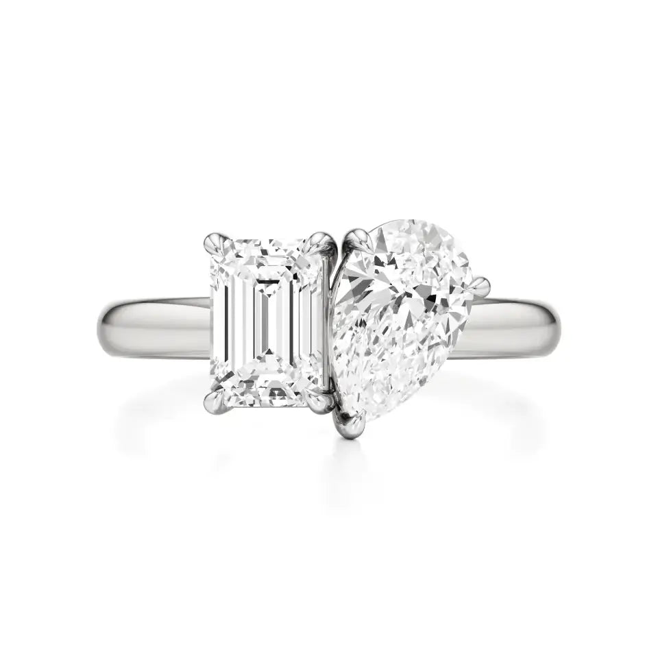 Toi et Moi | Pear & Emerald Lab-Grown Diamond Ring - Nivara