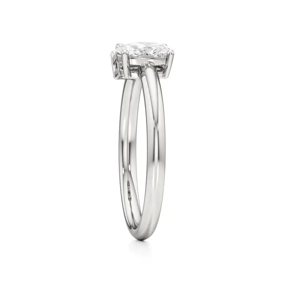 Toi et Moi | Oval & Emerald Lab-Grown Diamond Ring - Nivara